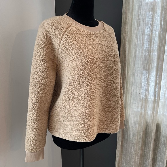 Banana Republic teddy crewneck - Picture 1 of 7